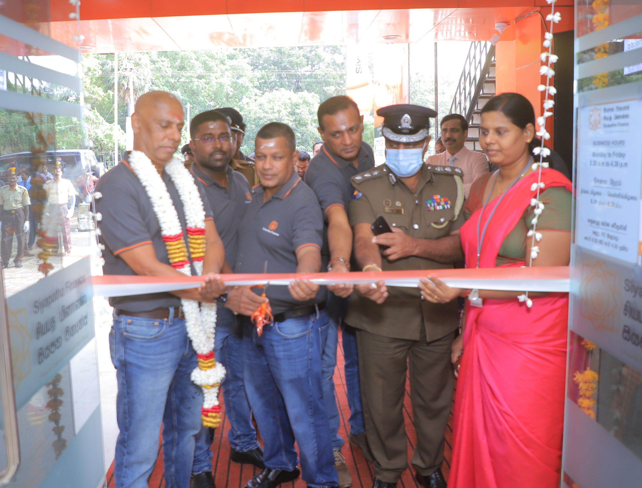 Siyapatha Finance continues its network expansion with its 43rd branch in Kilinochchi